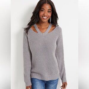 Maurices Gray V Neck Cut Out Sweater 🩶